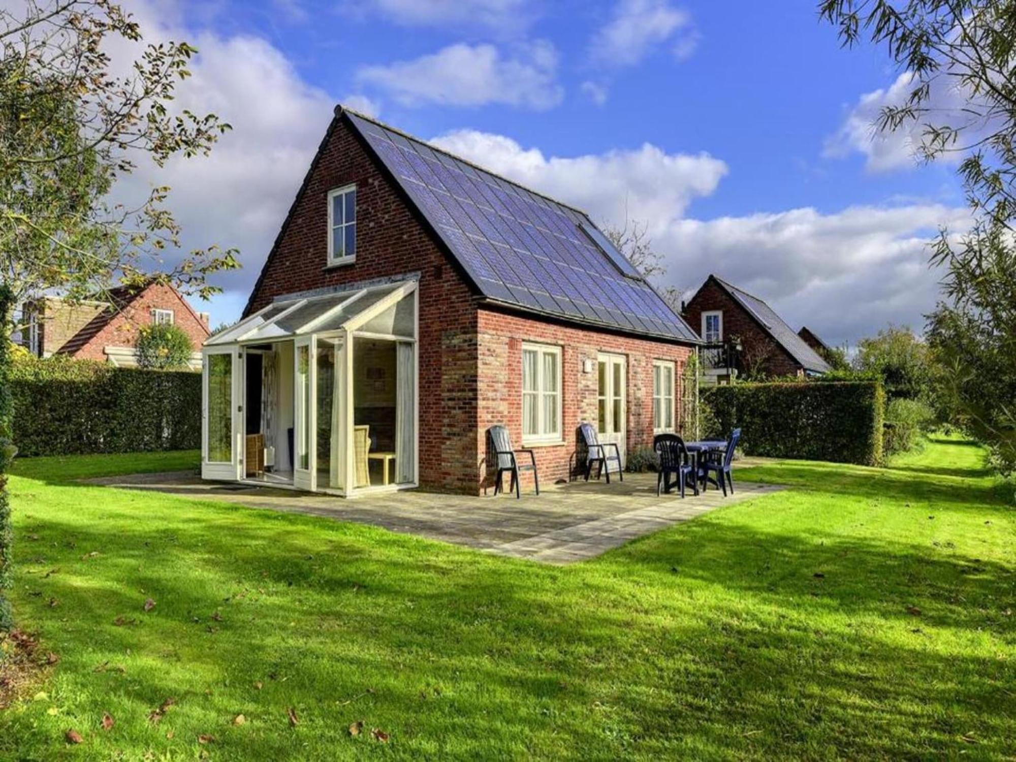 Fantastic Bungalow On Texel De Cocksdorp  Exteriör bild